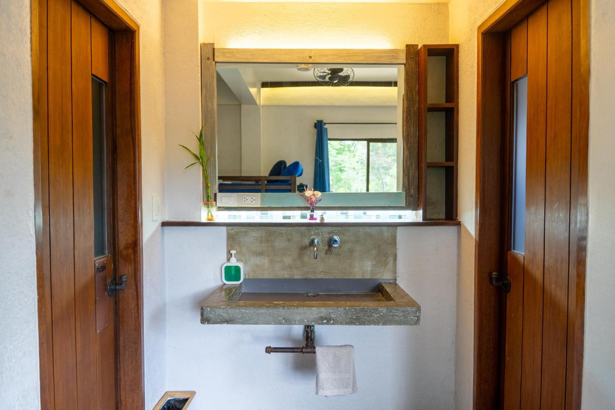 Island Lyfe Adventures Hotel El Nido Exterior photo